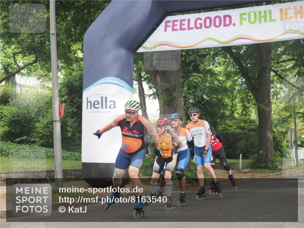 29.06.2025 - hella hamburg halbmarathon KatJ http://msf.ph/oto/8163540 29.06.2025 09:13:33 Zwischen KM18-KM19  meine-sportfotos.de