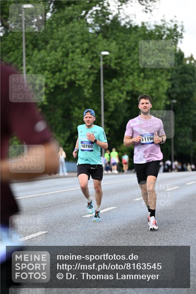 29.06.2025 - hella hamburg halbmarathon Dr. Thomas Lammeyer http://msf.ph/oto/8163545 29.06.2025 09:44:48 Kennedybrücke 2892, 4128, 4571, 6559, 7862, 10234, 10780, 11194 meine-sportfotos.de