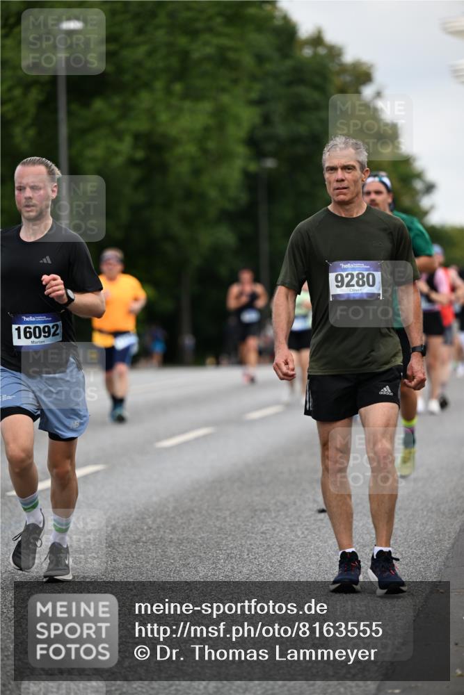 29.06.2025 - hella hamburg halbmarathon Dr. Thomas Lammeyer http://msf.ph/oto/8163555 29.06.2025 10:08:56 Kennedybrücke 1126, 1316, 1347, 1559, 2011, 2424, 2463, 2540, 2698, 2852, 3994, 4146, 4293, 4538, 6311, 7017, 8089, 8217, 9280, 10100, 10213, 10709, 10834, 11088 meine-sportfotos.de