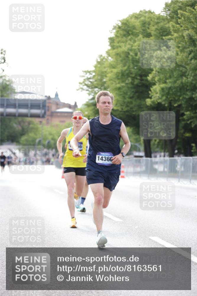 29.06.2025 - hella hamburg halbmarathon Jannik Wohlers http://msf.ph/oto/8163561 29.06.2025 09:40:28 Lombardsbrücke 5253, 6816, 11829, 12373, 14360, 14766, 15526, 17771 meine-sportfotos.de