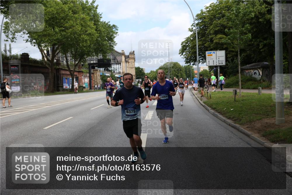 29.06.2025 - hella hamburg halbmarathon Yannick Fuchs http://msf.ph/oto/8163576 29.06.2025 10:39:47 20KM 2188, 2270, 2367, 2470, 3186, 4277, 5623, 5648, 5706, 6054, 6375, 6819, 6831, 7056, 7087, 7709, 8374, 9105, 9710, 9720, 10064, 10741, 11291, 11688, 11821, 12643, 12783, 13919, 14374, 14764, 15365, 15636, 15651, 16513, 16617, 16689, 16725, 17544, 17960, 18055, 18185, 18346, 18407, 18638, 18862, 19116 meine-sportfotos.de
