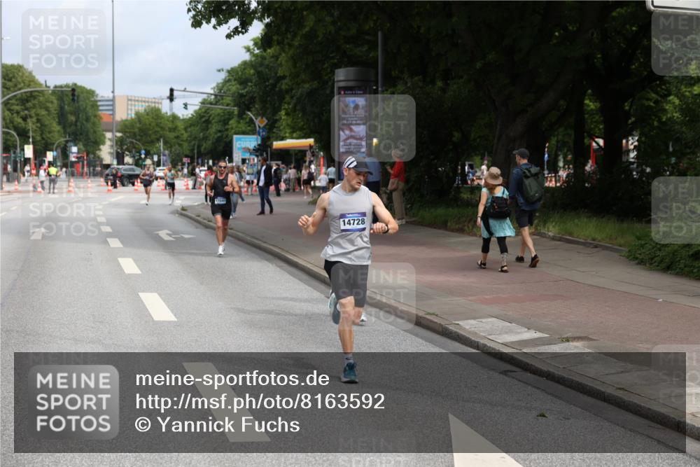 29.06.2025 - hella hamburg halbmarathon Yannick Fuchs http://msf.ph/oto/8163592 29.06.2025 10:21:47 20KM 7380, 9565, 12641, 12992, 13779, 13780, 14728, 17040, 18692, 19076 meine-sportfotos.de