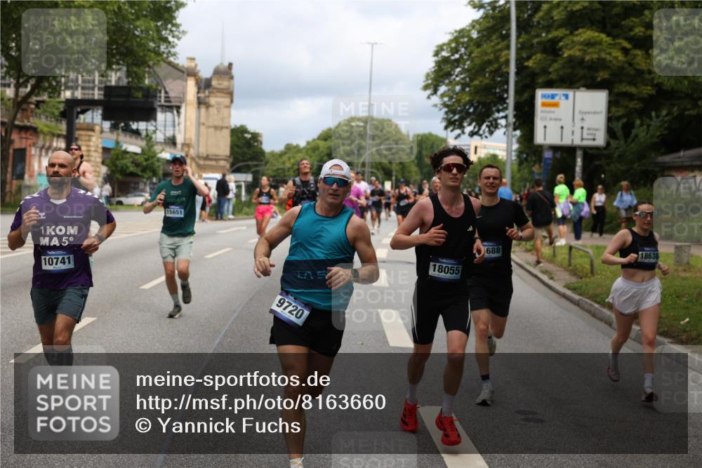 29.06.2025 - hella hamburg halbmarathon Yannick Fuchs http://msf.ph/oto/8163660 29.06.2025 10:39:49 20KM 2188, 2270, 2367, 2470, 2707, 3186, 4277, 5623, 5648, 5706, 6054, 6375, 6819, 6831, 7056, 7087, 7709, 8374, 9105, 9710, 9720, 10064, 10741, 11291, 11688, 11821, 12643, 12783, 13919, 14374, 14385, 14764, 15365, 15636, 15651, 16513, 16617, 16725, 17544, 17960, 18055, 18185, 18346, 18407, 18638, 18862, 18878, 19116 meine-sportfotos.de