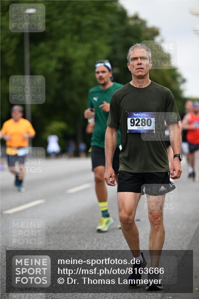 29.06.2025 - hella hamburg halbmarathon Dr. Thomas Lammeyer http://msf.ph/oto/8163666 29.06.2025 10:08:57 Kennedybrücke 1126, 1316, 1347, 1559, 2011, 2424, 2463, 2540, 2698, 2852, 3994, 4146, 4293, 4538, 6311, 6907, 6908, 7017, 8089, 8217, 9280, 10100, 10709, 10834, 11088 meine-sportfotos.de