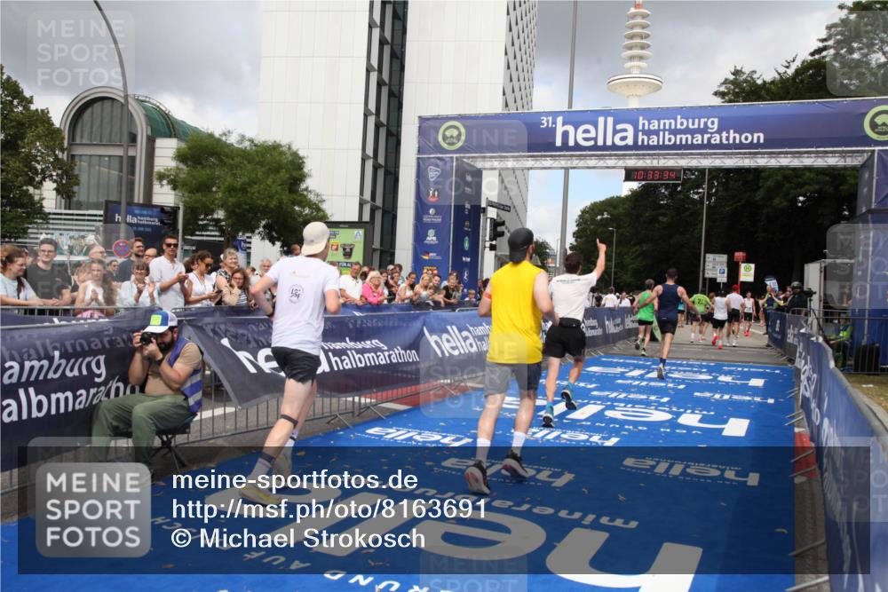 29.06.2025 - hella hamburg halbmarathon Michael Strokosch http://msf.ph/oto/8163691 29.06.2025 10:33:33 Ziel 4602, 8956, 15326, 16931, 17056, 17489, 18731, 18854 meine-sportfotos.de
