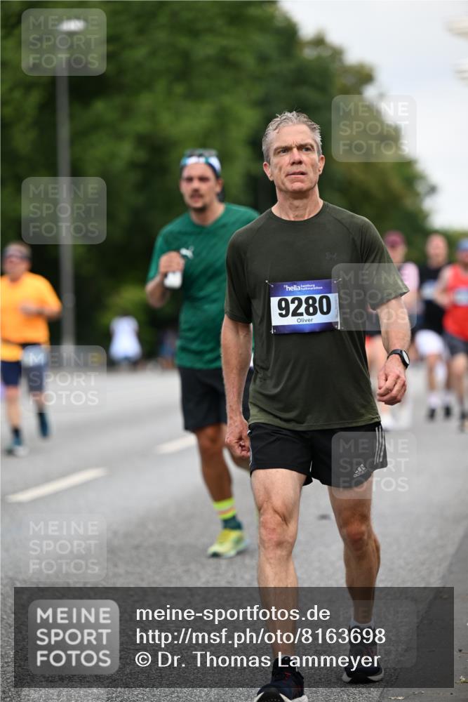 29.06.2025 - hella hamburg halbmarathon Dr. Thomas Lammeyer http://msf.ph/oto/8163698 29.06.2025 10:08:57 Kennedybrücke 1126, 1316, 1347, 1559, 2011, 2424, 2463, 2540, 2698, 2852, 3994, 4146, 4293, 4538, 6311, 6907, 6908, 7017, 8089, 8217, 9280, 10100, 10709, 10834, 11088 meine-sportfotos.de