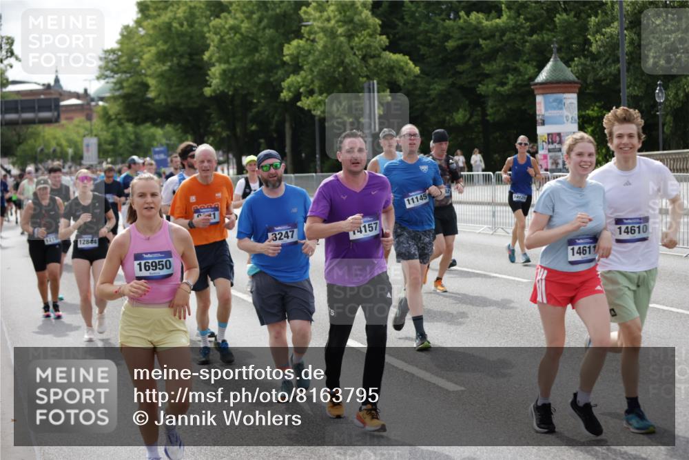 29.06.2025 - hella hamburg halbmarathon Jannik Wohlers http://msf.ph/oto/8163795 29.06.2025 10:20:25 Lombardsbrücke 2053, 2101, 2325, 2834, 2923, 2945, 3247, 3781, 4082, 4288, 4350, 4754, 4869, 5041, 5625, 6608, 8113, 8724, 8940, 9005, 9011, 9236, 9981, 10050, 10350, 11100, 11145, 11995, 12844, 14138, 14157, 14246, 14342, 14344, 14500, 14502, 14503, 14610, 14611, 14615, 14670, 14986, 15913, 16135, 16254, 16950, 17095, 17155, 17832, 17987, 18141, 18397, 18423, 18620, 18908, 19124, 19125, 19131, 19132 meine-sportfotos.de