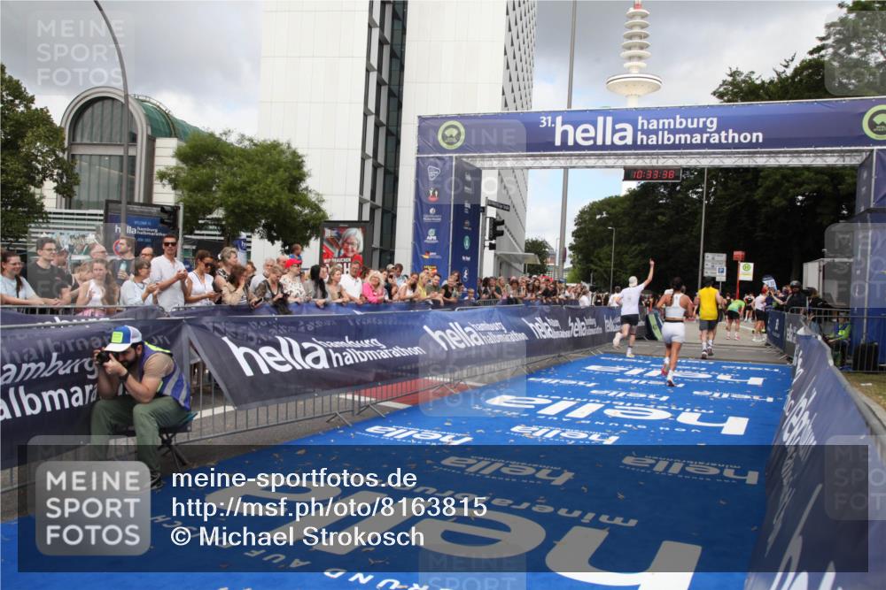29.06.2025 - hella hamburg halbmarathon Michael Strokosch http://msf.ph/oto/8163815 29.06.2025 10:33:37 Ziel 1053, 8312, 15326, 16931, 18731, 18854 meine-sportfotos.de