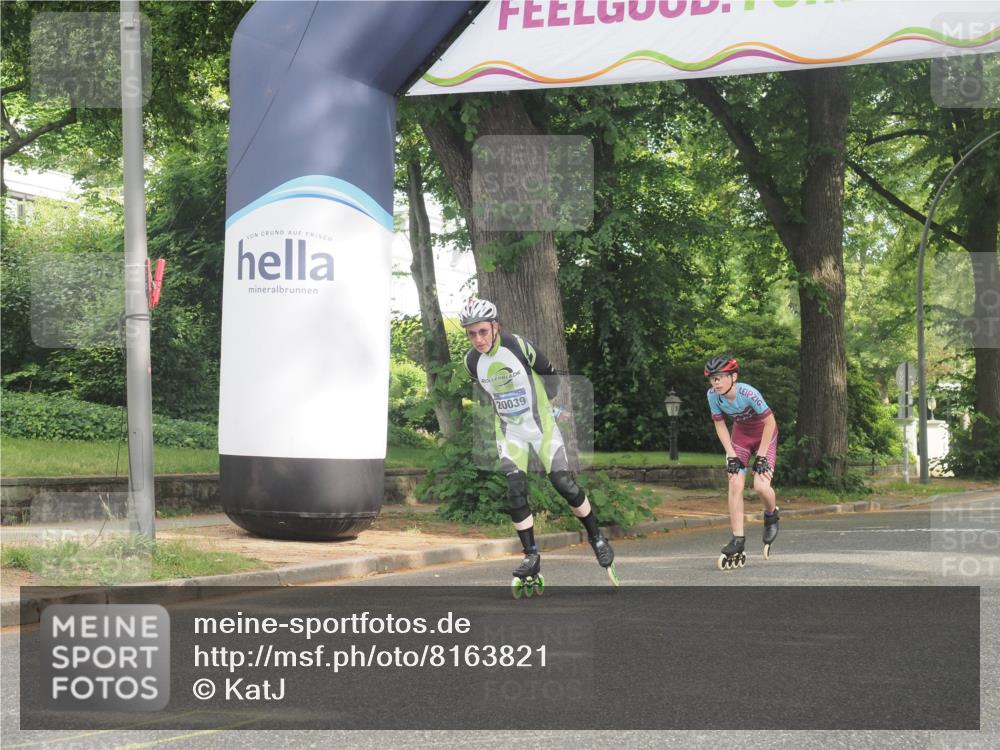 29.06.2025 - hella hamburg halbmarathon KatJ http://msf.ph/oto/8163821 29.06.2025 09:13:35 Zwischen KM18-KM19  meine-sportfotos.de