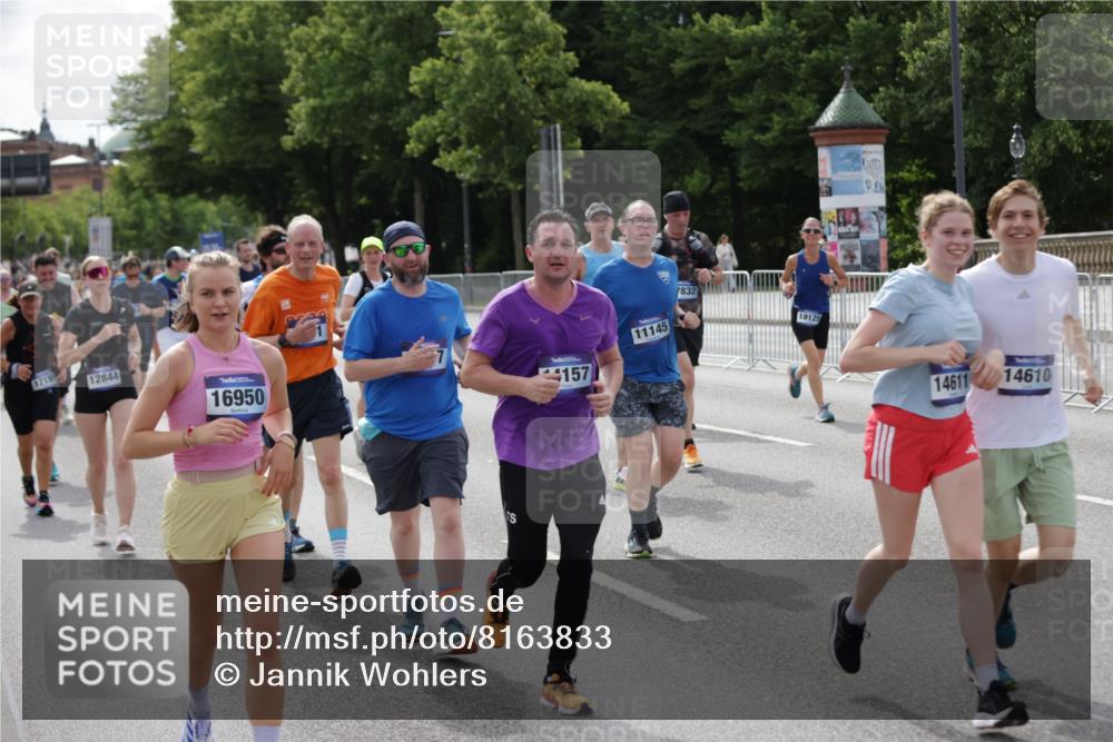 29.06.2025 - hella hamburg halbmarathon Jannik Wohlers http://msf.ph/oto/8163833 29.06.2025 10:20:25 Lombardsbrücke 2053, 2101, 2325, 2834, 2923, 2945, 3247, 3781, 4082, 4288, 4350, 4754, 4869, 5041, 5625, 6608, 8113, 8724, 8940, 9005, 9011, 9236, 9981, 10050, 10350, 11100, 11145, 11995, 12844, 14138, 14157, 14246, 14342, 14344, 14500, 14502, 14503, 14610, 14611, 14615, 14670, 14986, 15913, 16135, 16254, 16950, 17095, 17155, 17832, 17987, 18141, 18397, 18423, 18620, 18908, 19124, 19125, 19131, 19132 meine-sportfotos.de