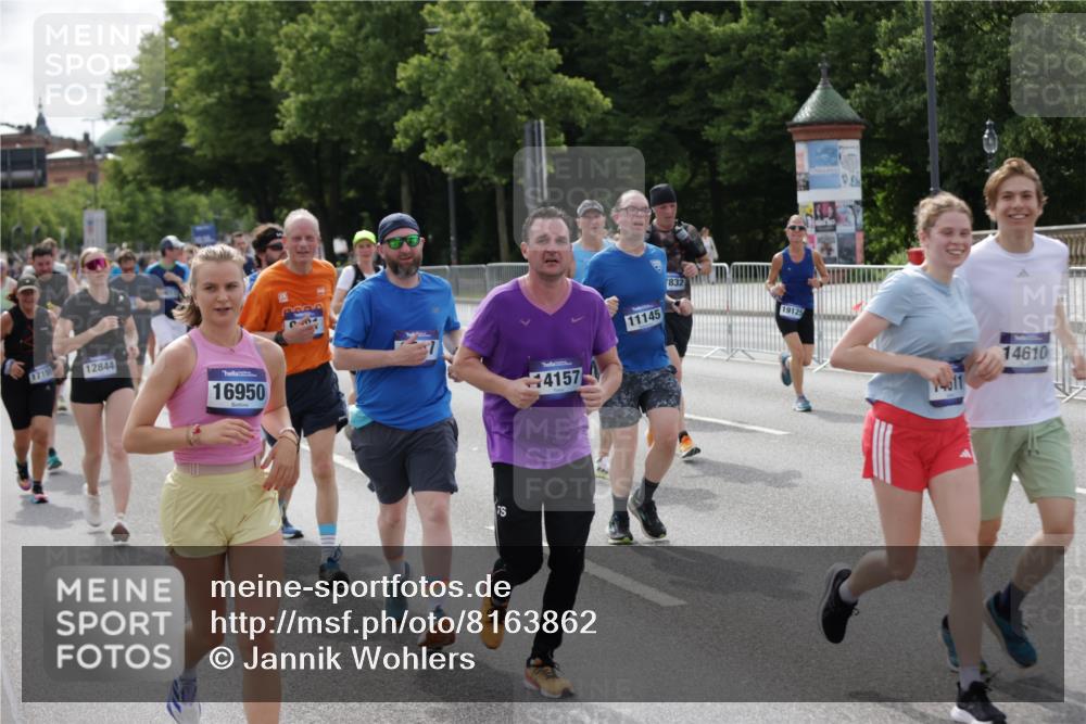 29.06.2025 - hella hamburg halbmarathon Jannik Wohlers http://msf.ph/oto/8163862 29.06.2025 10:20:25 Lombardsbrücke 2053, 2101, 2325, 2834, 2923, 2945, 3247, 3781, 4082, 4288, 4350, 4754, 4869, 5041, 5625, 6608, 8113, 8724, 8940, 9005, 9011, 9236, 9981, 10050, 10350, 11100, 11145, 11995, 12844, 14138, 14157, 14246, 14342, 14344, 14500, 14502, 14503, 14610, 14611, 14615, 14670, 14986, 15913, 16135, 16254, 16950, 17095, 17155, 17832, 17987, 18141, 18397, 18423, 18620, 18908, 19124, 19125, 19131, 19132 meine-sportfotos.de