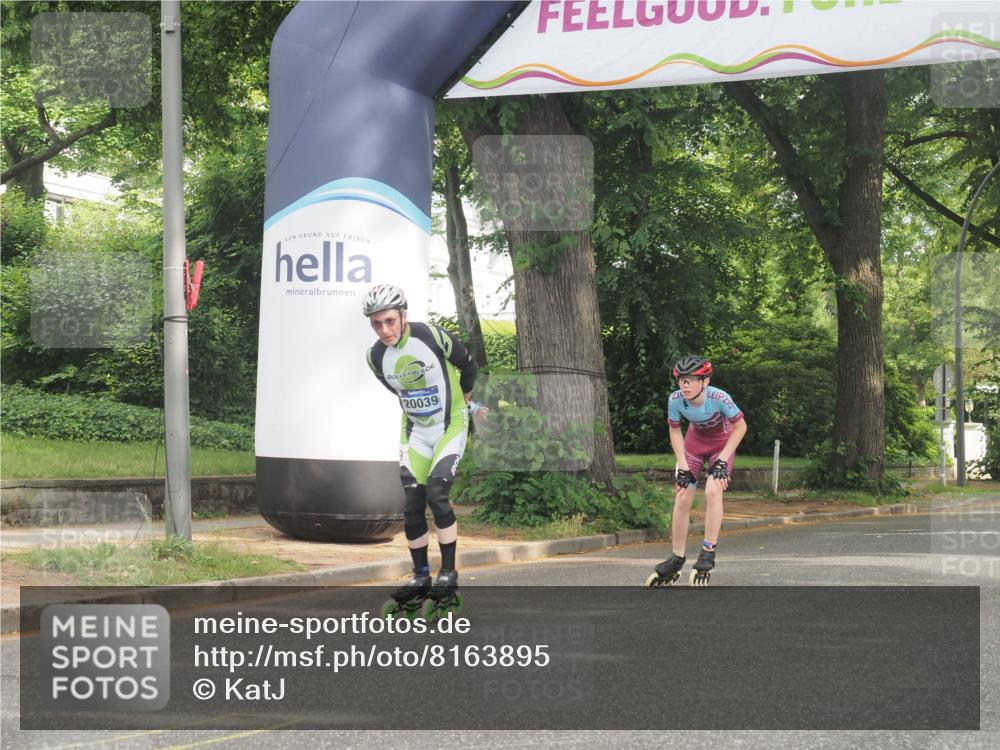 29.06.2025 - hella hamburg halbmarathon KatJ http://msf.ph/oto/8163895 29.06.2025 09:13:36 Zwischen KM18-KM19  meine-sportfotos.de