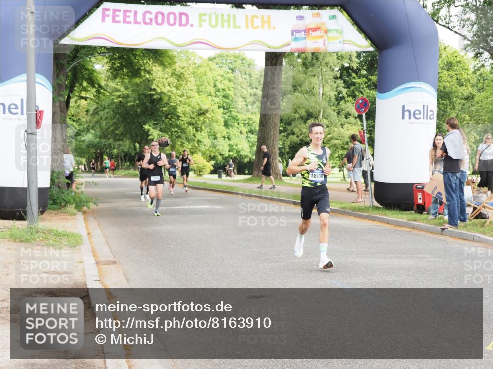 29.06.2025 - hella hamburg halbmarathon MichiJ http://msf.ph/oto/8163910 29.06.2025 10:13:17 Zwischen KM18-KM19 9151, 18897 meine-sportfotos.de