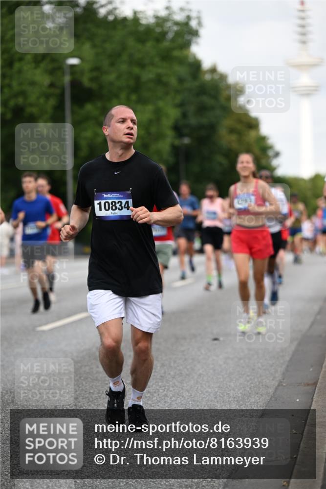 29.06.2025 - hella hamburg halbmarathon Dr. Thomas Lammeyer http://msf.ph/oto/8163939 29.06.2025 10:09:05 Kennedybrücke 1126, 1316, 1347, 1559, 2424, 2463, 2540, 2698, 2852, 3071, 3994, 4293, 4394, 4538, 6907, 6908, 7017, 8089, 9280, 10100, 10709, 10834, 11088 meine-sportfotos.de