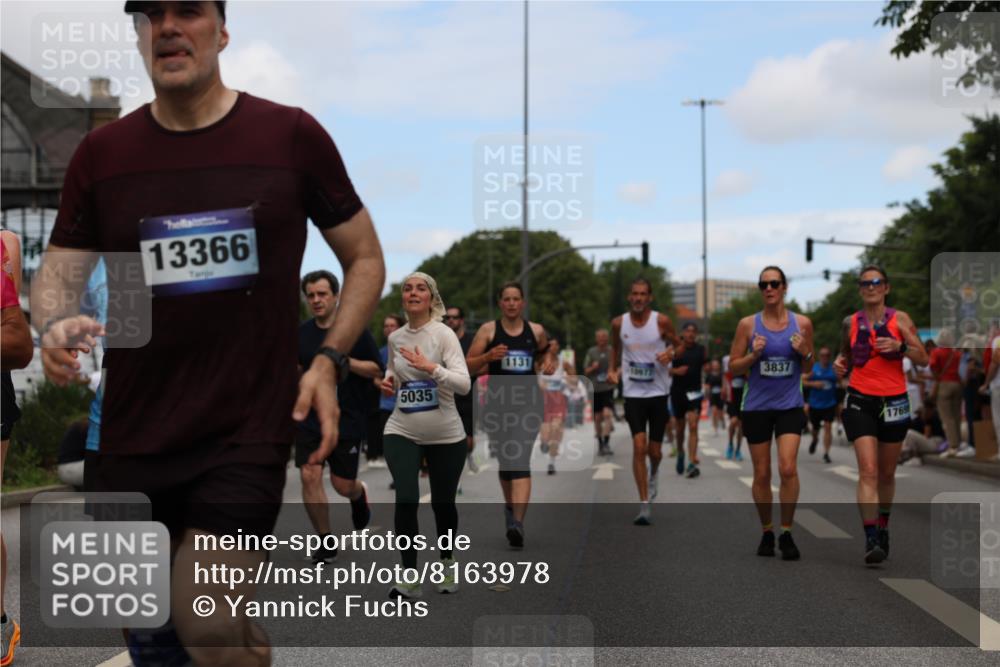 29.06.2025 - hella hamburg halbmarathon Yannick Fuchs http://msf.ph/oto/8163978 29.06.2025 11:18:02 20KM 1131, 1269, 2886, 2901, 3837, 4395, 4697, 5035, 5063, 5079, 5322, 6872, 6977, 7169, 7188, 7190, 7248, 7370, 7672, 7891, 7978, 8085, 8892, 9259, 9635, 9714, 10041, 10065, 10162, 10977, 11792, 11803, 13366, 13386, 13453, 13500, 13584, 14024, 14055, 14240, 14633, 14901, 14903, 15343, 15404, 15569, 16154, 16586, 16600, 16781, 16791, 16833, 16991, 17559, 17699, 18007, 18046, 18362, 18417, 18620 meine-sportfotos.de