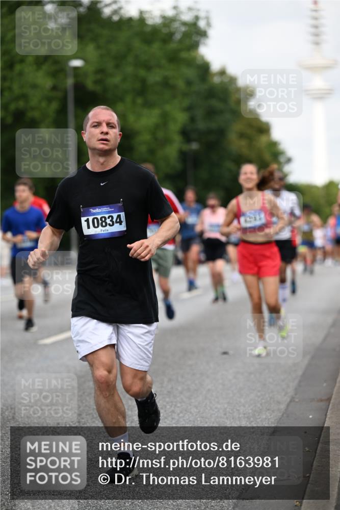 29.06.2025 - hella hamburg halbmarathon Dr. Thomas Lammeyer http://msf.ph/oto/8163981 29.06.2025 10:09:05 Kennedybrücke 1126, 1316, 1347, 1559, 2424, 2463, 2540, 2698, 2852, 3071, 3994, 4293, 4394, 4538, 6907, 6908, 7017, 8089, 9280, 10100, 10709, 10834, 11088 meine-sportfotos.de
