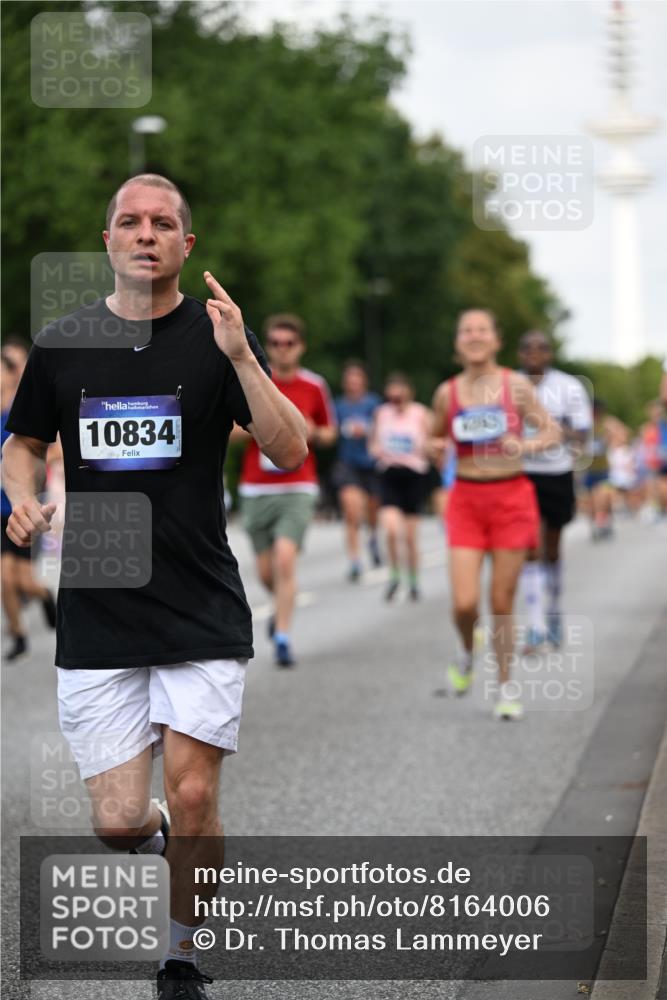 29.06.2025 - hella hamburg halbmarathon Dr. Thomas Lammeyer http://msf.ph/oto/8164006 29.06.2025 10:09:05 Kennedybrücke 1126, 1316, 1347, 1559, 2424, 2463, 2540, 2698, 2852, 3071, 3994, 4293, 4394, 4538, 6907, 6908, 7017, 8089, 9280, 10100, 10709, 10834, 11088 meine-sportfotos.de
