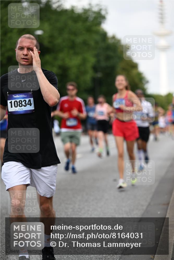 29.06.2025 - hella hamburg halbmarathon Dr. Thomas Lammeyer http://msf.ph/oto/8164031 29.06.2025 10:09:05 Kennedybrücke 1126, 1316, 1347, 1559, 2424, 2463, 2540, 2698, 2852, 3071, 3994, 4293, 4394, 4538, 6907, 6908, 7017, 8089, 9280, 10100, 10709, 10834, 11088 meine-sportfotos.de