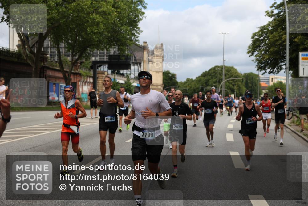 29.06.2025 - hella hamburg halbmarathon Yannick Fuchs http://msf.ph/oto/8164039 29.06.2025 10:39:55 20KM 2188, 2270, 2367, 2470, 2590, 2707, 3056, 3186, 4277, 4854, 5623, 5648, 5706, 6054, 6071, 6819, 6831, 7056, 7087, 7385, 7709, 8374, 9105, 9585, 9710, 11291, 11495, 11821, 12643, 12783, 13919, 14374, 14385, 14764, 15365, 15563, 15636, 16513, 16617, 16725, 17499, 17544, 17674, 17835, 17960, 18081, 18185, 18346, 18407, 18637, 18862, 18878, 19116 meine-sportfotos.de