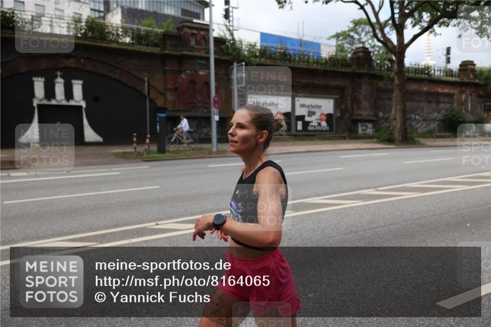 29.06.2025 - hella hamburg halbmarathon Yannick Fuchs http://msf.ph/oto/8164065 29.06.2025 10:39:56 20KM 2188, 2270, 2367, 2470, 2590, 2707, 3056, 3186, 4277, 4854, 5623, 5648, 5706, 6054, 6071, 6290, 6819, 6831, 7056, 7385, 7709, 8374, 9105, 9585, 9710, 11291, 11495, 11821, 12643, 12783, 13919, 14374, 14385, 14764, 15365, 15563, 15636, 16513, 16617, 16725, 17499, 17544, 17674, 17835, 17960, 18081, 18185, 18346, 18407, 18637, 18862, 18878, 19116 meine-sportfotos.de