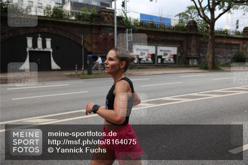 29.06.2025 - hella hamburg halbmarathon Yannick Fuchs http://msf.ph/oto/8164075 29.06.2025 10:39:56 20KM 2188, 2270, 2367, 2470, 2590, 2707, 3056, 3186, 4277, 4854, 5623, 5648, 5706, 6054, 6071, 6290, 6819, 6831, 7056, 7385, 7709, 8374, 9105, 9585, 9710, 11291, 11495, 11821, 12643, 12783, 13919, 14374, 14385, 14764, 15365, 15563, 15636, 16513, 16617, 16725, 17499, 17544, 17674, 17835, 17960, 18081, 18185, 18346, 18407, 18637, 18862, 18878, 19116 meine-sportfotos.de
