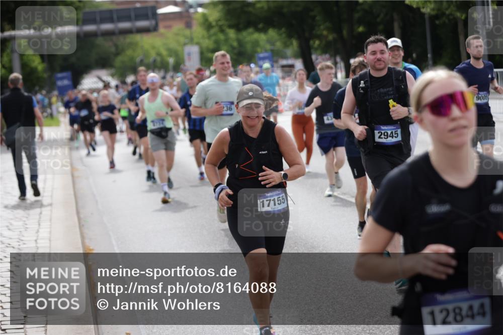 29.06.2025 - hella hamburg halbmarathon Jannik Wohlers http://msf.ph/oto/8164088 29.06.2025 10:20:28 Lombardsbrücke 2101, 2325, 2834, 2923, 2945, 3247, 3781, 3813, 4082, 4288, 4350, 5041, 6608, 8113, 8724, 8940, 9005, 9011, 9236, 9981, 10050, 10350, 10585, 11100, 11145, 12694, 12844, 14138, 14157, 14246, 14342, 14344, 14610, 14611, 14615, 14670, 14986, 15020, 15470, 15913, 16135, 16256, 16950, 17095, 17155, 17367, 17832, 18141, 18305, 18397, 18620, 19124, 19125, 19131, 19132 meine-sportfotos.de