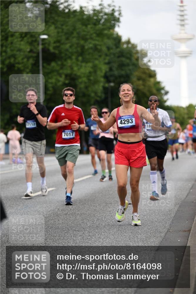 29.06.2025 - hella hamburg halbmarathon Dr. Thomas Lammeyer http://msf.ph/oto/8164098 29.06.2025 10:09:06 Kennedybrücke 1126, 1316, 1347, 1559, 2424, 2463, 2540, 2698, 2852, 3071, 3994, 4293, 4394, 4538, 6907, 6908, 7017, 7826, 8089, 9280, 10100, 10709, 10834, 11088 meine-sportfotos.de