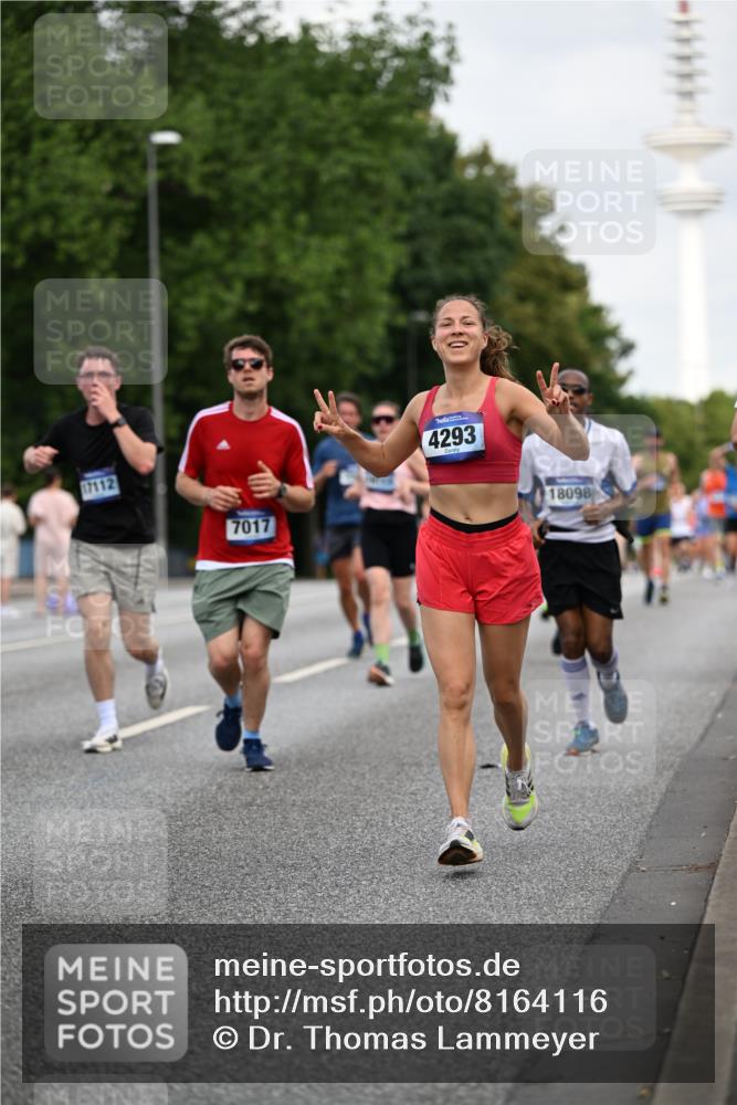 29.06.2025 - hella hamburg halbmarathon Dr. Thomas Lammeyer http://msf.ph/oto/8164116 29.06.2025 10:09:06 Kennedybrücke 1126, 1316, 1347, 1559, 2424, 2463, 2540, 2698, 2852, 3071, 3994, 4293, 4394, 4538, 6907, 6908, 7017, 7826, 8089, 9280, 10100, 10709, 10834, 11088 meine-sportfotos.de
