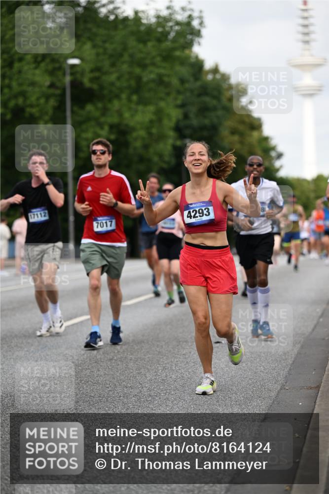 29.06.2025 - hella hamburg halbmarathon Dr. Thomas Lammeyer http://msf.ph/oto/8164124 29.06.2025 10:09:06 Kennedybrücke 1126, 1316, 1347, 1559, 2424, 2463, 2540, 2698, 2852, 3071, 3994, 4293, 4394, 4538, 6907, 6908, 7017, 7826, 8089, 9280, 10100, 10709, 10834, 11088 meine-sportfotos.de