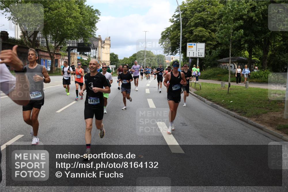 29.06.2025 - hella hamburg halbmarathon Yannick Fuchs http://msf.ph/oto/8164132 29.06.2025 10:39:57 20KM 2188, 2270, 2367, 2470, 2590, 2707, 3056, 3186, 4277, 4854, 5623, 5648, 5706, 6054, 6071, 6290, 6831, 7056, 7385, 7450, 7709, 8374, 9105, 9585, 9710, 11291, 11495, 11821, 12643, 12783, 13919, 14374, 14385, 14764, 15365, 15563, 15636, 16513, 16617, 16624, 16725, 17499, 17674, 17835, 17960, 18081, 18185, 18346, 18407, 18637, 18862, 18878, 19116 meine-sportfotos.de