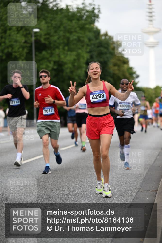 29.06.2025 - hella hamburg halbmarathon Dr. Thomas Lammeyer http://msf.ph/oto/8164136 29.06.2025 10:09:06 Kennedybrücke 1126, 1316, 1347, 1559, 2424, 2463, 2540, 2698, 2852, 3071, 3994, 4293, 4394, 4538, 6907, 6908, 7017, 7826, 8089, 9280, 10100, 10709, 10834, 11088 meine-sportfotos.de