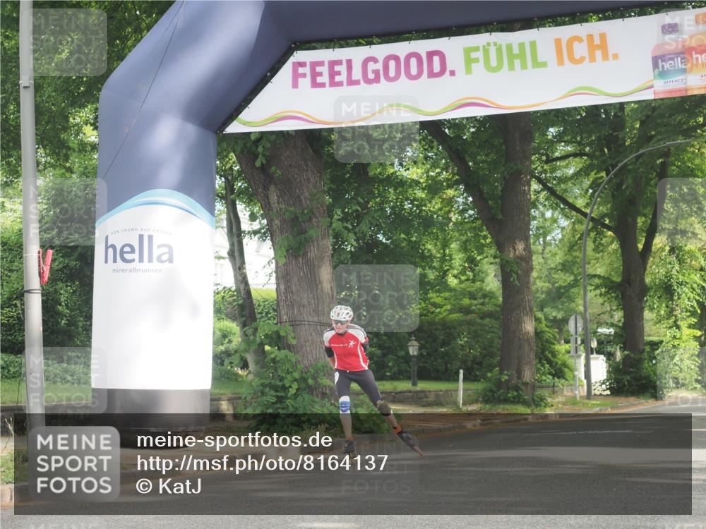 29.06.2025 - hella hamburg halbmarathon KatJ http://msf.ph/oto/8164137 29.06.2025 09:13:43 Zwischen KM18-KM19  meine-sportfotos.de