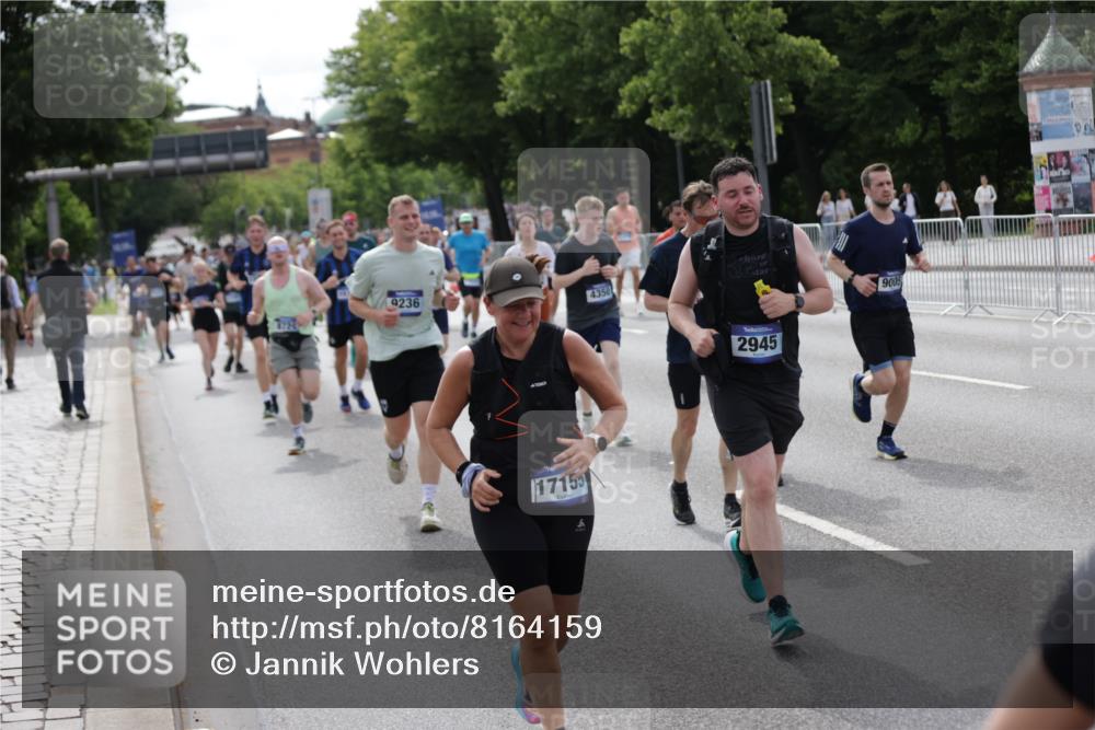 29.06.2025 - hella hamburg halbmarathon Jannik Wohlers http://msf.ph/oto/8164159 29.06.2025 10:20:29 Lombardsbrücke 2101, 2325, 2834, 2923, 2945, 3247, 3781, 3813, 4082, 4288, 4350, 5041, 5061, 6608, 8113, 8724, 8940, 9005, 9011, 9236, 9981, 10050, 10350, 10585, 11145, 12694, 12844, 14138, 14157, 14246, 14342, 14344, 14610, 14611, 14615, 14670, 14986, 15020, 15470, 15913, 16135, 16256, 16950, 17035, 17095, 17155, 17367, 17832, 18141, 18305, 18397, 18620, 19124, 19125, 19131, 19132 meine-sportfotos.de