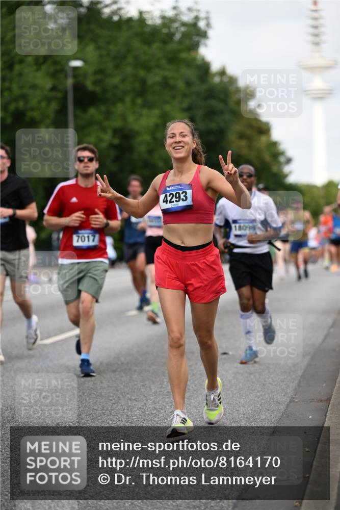 29.06.2025 - hella hamburg halbmarathon Dr. Thomas Lammeyer http://msf.ph/oto/8164170 29.06.2025 10:09:07 Kennedybrücke 1126, 1213, 1347, 1559, 2424, 2463, 2540, 2698, 2852, 3071, 3994, 4293, 4394, 4538, 6907, 6908, 7017, 7826, 9280, 10100, 10709, 10834, 11088 meine-sportfotos.de
