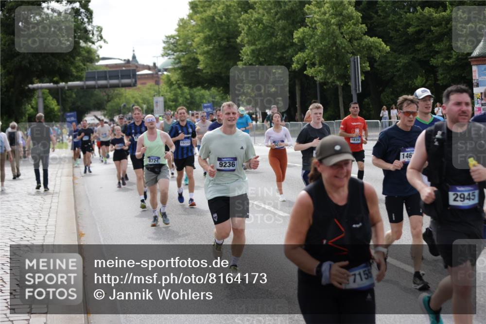 29.06.2025 - hella hamburg halbmarathon Jannik Wohlers http://msf.ph/oto/8164173 29.06.2025 10:20:30 Lombardsbrücke 2101, 2325, 2923, 2945, 3247, 3813, 4082, 4350, 5041, 5061, 6608, 8113, 8724, 8940, 9005, 9011, 9236, 9981, 10050, 10350, 10585, 11145, 12694, 12844, 13508, 14138, 14157, 14246, 14342, 14344, 14610, 14611, 14615, 14670, 14986, 15020, 15470, 15913, 16256, 16896, 16950, 17035, 17095, 17155, 17367, 17832, 18141, 18305, 18397, 18620, 19124, 19125, 19131, 19132 meine-sportfotos.de