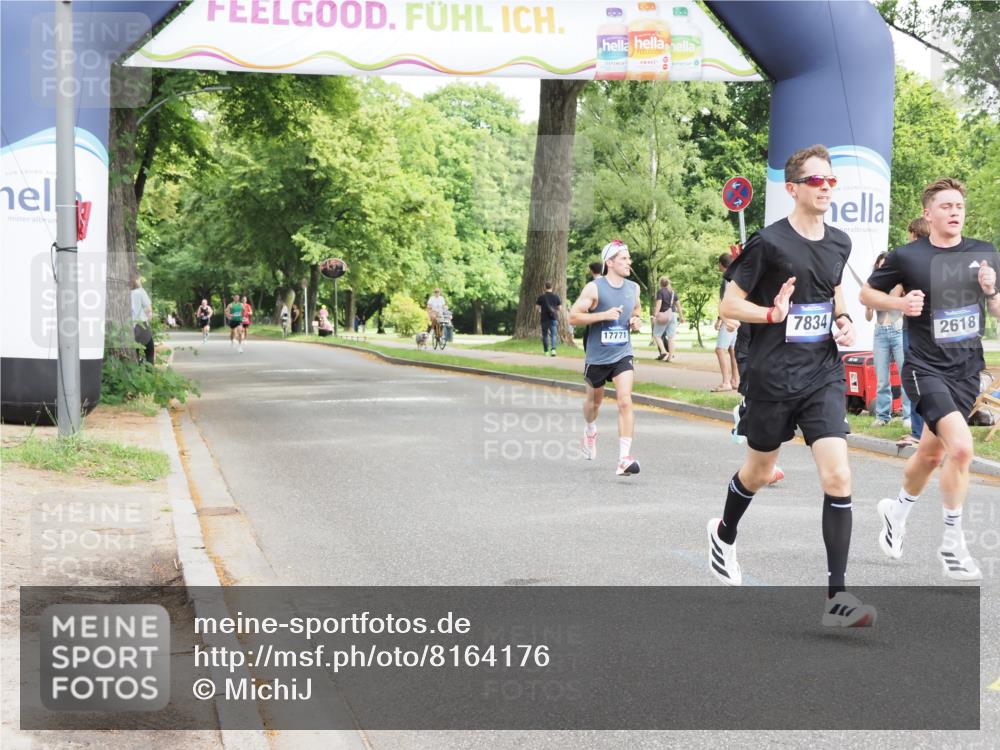 29.06.2025 - hella hamburg halbmarathon MichiJ http://msf.ph/oto/8164176 29.06.2025 10:13:22 Zwischen KM18-KM19 2618, 7834, 7862, 11624, 17771, 18930 meine-sportfotos.de