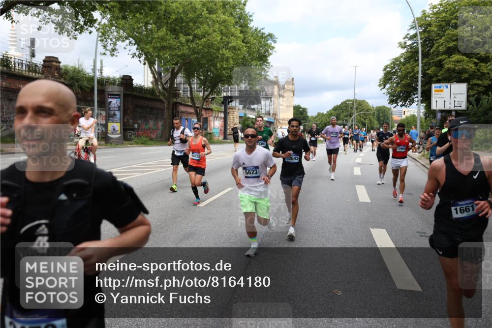 29.06.2025 - hella hamburg halbmarathon Yannick Fuchs http://msf.ph/oto/8164180 29.06.2025 10:39:57 20KM 2188, 2270, 2367, 2470, 2590, 2707, 3056, 3186, 4277, 4854, 5623, 5648, 5706, 6054, 6071, 6290, 6831, 7056, 7385, 7450, 7709, 8374, 9105, 9585, 9710, 11291, 11495, 11821, 12643, 12783, 13919, 14374, 14385, 14764, 15365, 15563, 15636, 16513, 16617, 16624, 16725, 17499, 17674, 17835, 17960, 18081, 18185, 18346, 18407, 18637, 18862, 18878, 19116 meine-sportfotos.de
