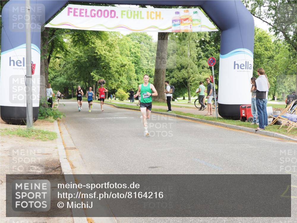 29.06.2025 - hella hamburg halbmarathon MichiJ http://msf.ph/oto/8164216 29.06.2025 10:13:31 Zwischen KM18-KM19 6699 meine-sportfotos.de