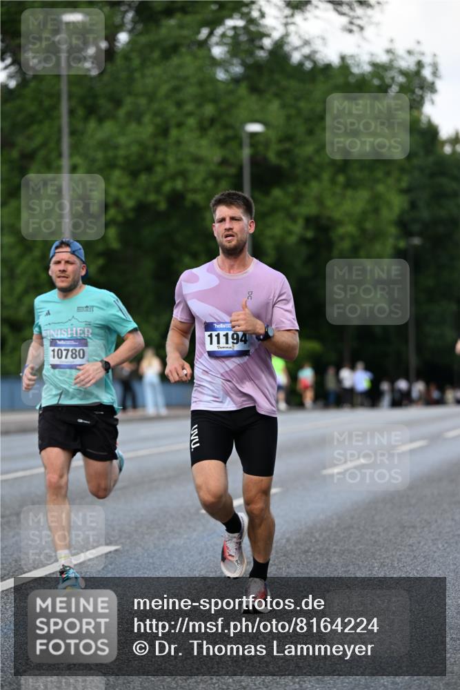29.06.2025 - hella hamburg halbmarathon Dr. Thomas Lammeyer http://msf.ph/oto/8164224 29.06.2025 09:44:49 Kennedybrücke 2892, 4128, 4571, 6559, 7862, 10234, 10780, 11194 meine-sportfotos.de