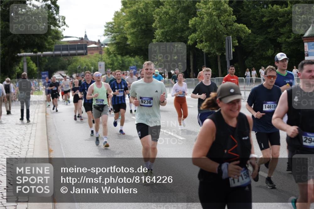 29.06.2025 - hella hamburg halbmarathon Jannik Wohlers http://msf.ph/oto/8164226 29.06.2025 10:20:30 Lombardsbrücke 2101, 2325, 2923, 2945, 3247, 3813, 4082, 4350, 5041, 5061, 6608, 8113, 8724, 8940, 9005, 9011, 9236, 9981, 10050, 10350, 10585, 11145, 12694, 12844, 13508, 14138, 14157, 14246, 14342, 14344, 14610, 14611, 14615, 14670, 14986, 15020, 15470, 15913, 16256, 16896, 16950, 17035, 17095, 17155, 17367, 17832, 18141, 18305, 18397, 18620, 19124, 19125, 19131, 19132 meine-sportfotos.de