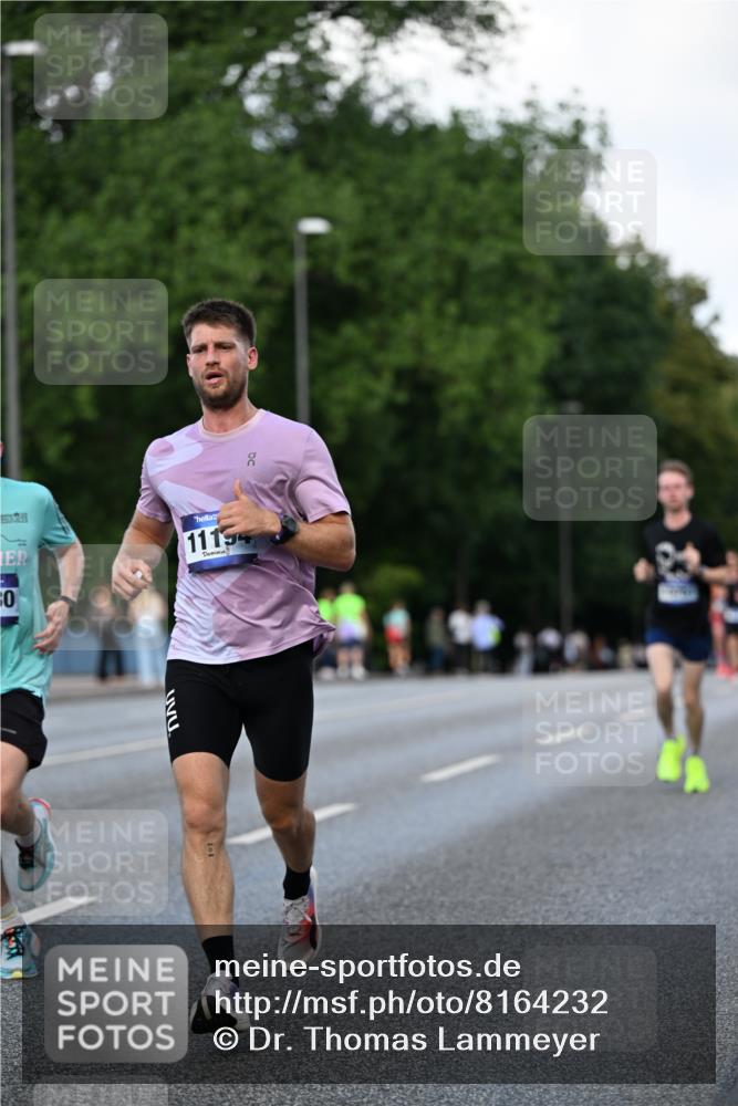 29.06.2025 - hella hamburg halbmarathon Dr. Thomas Lammeyer http://msf.ph/oto/8164232 29.06.2025 09:44:49 Kennedybrücke 2892, 4128, 4571, 6559, 7862, 10234, 10780, 11194 meine-sportfotos.de