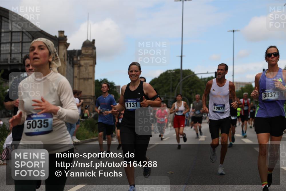 29.06.2025 - hella hamburg halbmarathon Yannick Fuchs http://msf.ph/oto/8164288 29.06.2025 11:18:04 20KM 1131, 1269, 2886, 2901, 3837, 4395, 4834, 5035, 5063, 5079, 5322, 6872, 6977, 7169, 7188, 7190, 7248, 7370, 7672, 7891, 7978, 8085, 8892, 9259, 9635, 9714, 9788, 10041, 10065, 10162, 10977, 11792, 11803, 13366, 13386, 13453, 13500, 13584, 14024, 14055, 14240, 14633, 14901, 14903, 15343, 15404, 15569, 16154, 16586, 16600, 16781, 16791, 16833, 16991, 17559, 17699, 18007, 18046, 18362, 18417, 18620 meine-sportfotos.de