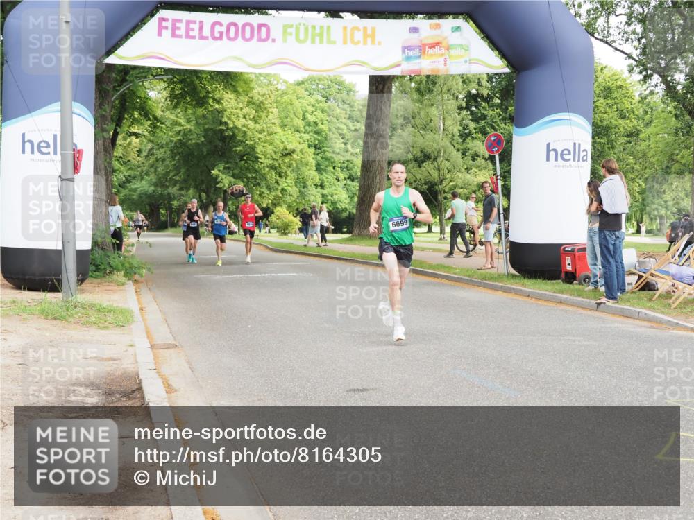 29.06.2025 - hella hamburg halbmarathon MichiJ http://msf.ph/oto/8164305 29.06.2025 10:13:31 Zwischen KM18-KM19 6699 meine-sportfotos.de