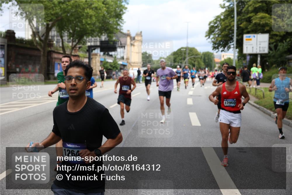 29.06.2025 - hella hamburg halbmarathon Yannick Fuchs http://msf.ph/oto/8164312 29.06.2025 10:39:59 20KM 2188, 2270, 2367, 2470, 2590, 2707, 3056, 3186, 3477, 4277, 4854, 5623, 5648, 5706, 6054, 6071, 6290, 6831, 7056, 7385, 7450, 8374, 9105, 9585, 9710, 10792, 10796, 11291, 11495, 11821, 12084, 12643, 13525, 13919, 14374, 14385, 14764, 15365, 15563, 15636, 16513, 16617, 16624, 16725, 17499, 17674, 17835, 17960, 18081, 18185, 18346, 18407, 18637, 18862, 18878 meine-sportfotos.de