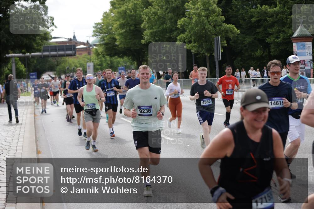 29.06.2025 - hella hamburg halbmarathon Jannik Wohlers http://msf.ph/oto/8164370 29.06.2025 10:20:30 Lombardsbrücke 2101, 2325, 2923, 2945, 3247, 3813, 4082, 4350, 5041, 5061, 6608, 8113, 8724, 8940, 9005, 9011, 9236, 9981, 10050, 10350, 10585, 11145, 12694, 12844, 13508, 14138, 14157, 14246, 14342, 14344, 14610, 14611, 14615, 14670, 14986, 15020, 15470, 15913, 16256, 16896, 16950, 17035, 17095, 17155, 17367, 17832, 18141, 18305, 18397, 18620, 19124, 19125, 19131, 19132 meine-sportfotos.de