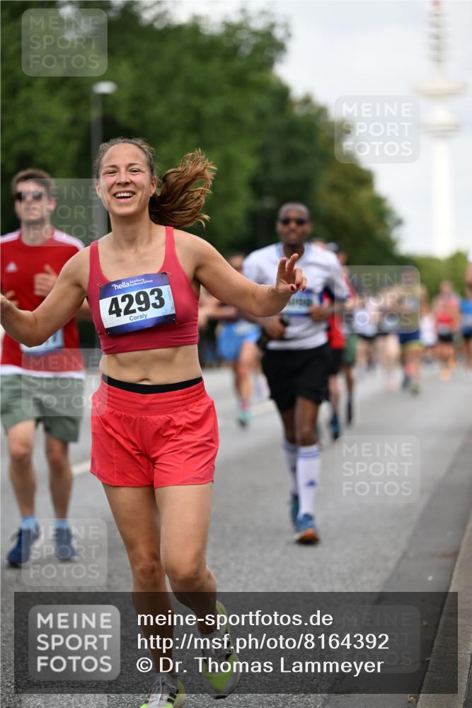 29.06.2025 - hella hamburg halbmarathon Dr. Thomas Lammeyer http://msf.ph/oto/8164392 29.06.2025 10:09:08 Kennedybrücke 1126, 1213, 1347, 1559, 2424, 2463, 2540, 2852, 3071, 3994, 4293, 4394, 4538, 5869, 6907, 6908, 7017, 7826, 9280, 10100, 10709, 10834, 11088 meine-sportfotos.de