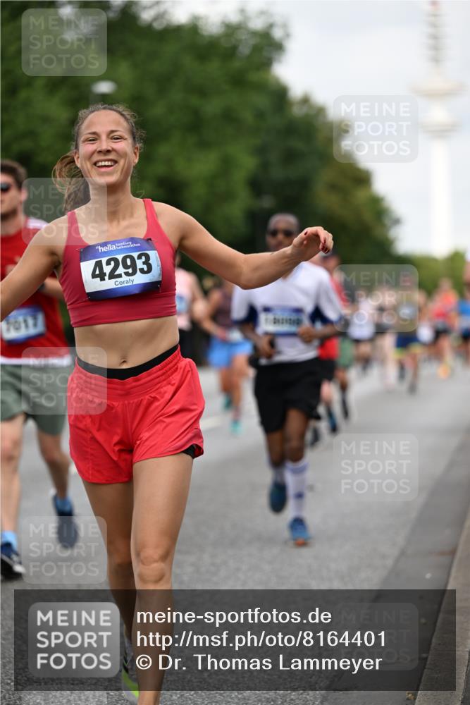 29.06.2025 - hella hamburg halbmarathon Dr. Thomas Lammeyer http://msf.ph/oto/8164401 29.06.2025 10:09:08 Kennedybrücke 1126, 1213, 1347, 1559, 2424, 2463, 2540, 2852, 3071, 3994, 4293, 4394, 4538, 5869, 6907, 6908, 7017, 7826, 9280, 10100, 10709, 10834, 11088 meine-sportfotos.de