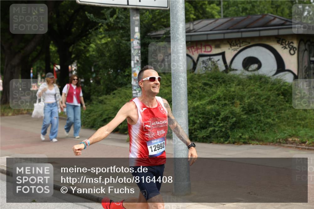 29.06.2025 - hella hamburg halbmarathon Yannick Fuchs http://msf.ph/oto/8164408 29.06.2025 10:22:06 20KM 1065, 1577, 5344, 9079, 10848, 12641, 12992, 13780, 14019, 15023, 15671, 18124, 19050 meine-sportfotos.de