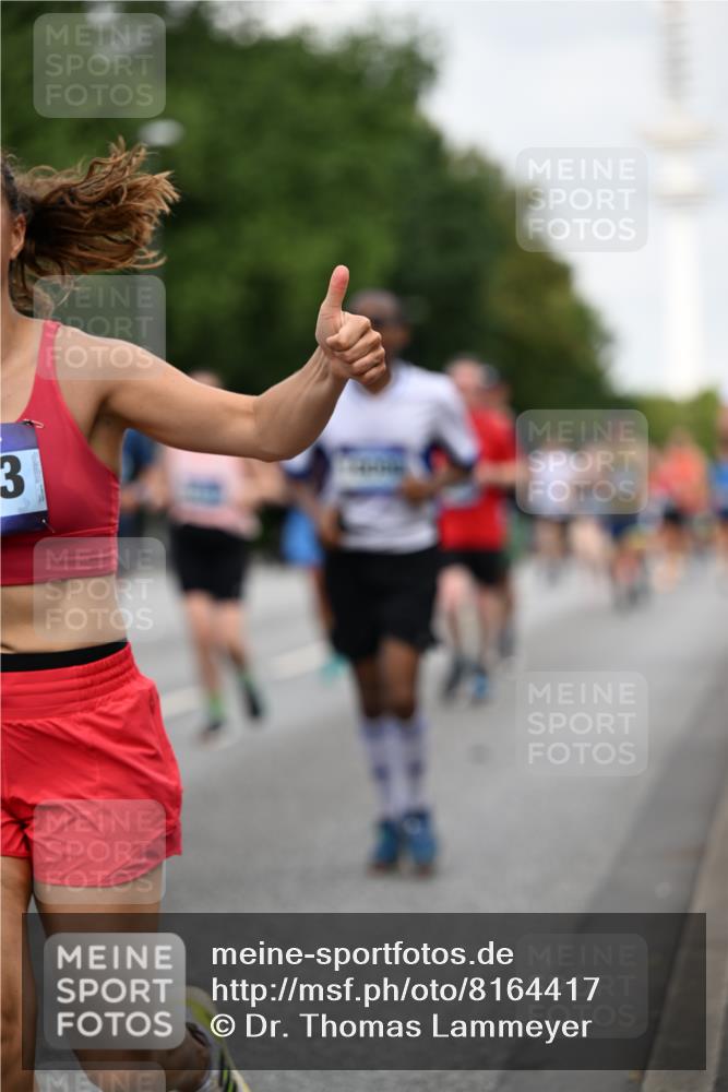 29.06.2025 - hella hamburg halbmarathon Dr. Thomas Lammeyer http://msf.ph/oto/8164417 29.06.2025 10:09:08 Kennedybrücke 1126, 1213, 1347, 1559, 2424, 2463, 2540, 2852, 3071, 3994, 4293, 4394, 4538, 5869, 6907, 6908, 7017, 7826, 9280, 10100, 10709, 10834, 11088 meine-sportfotos.de