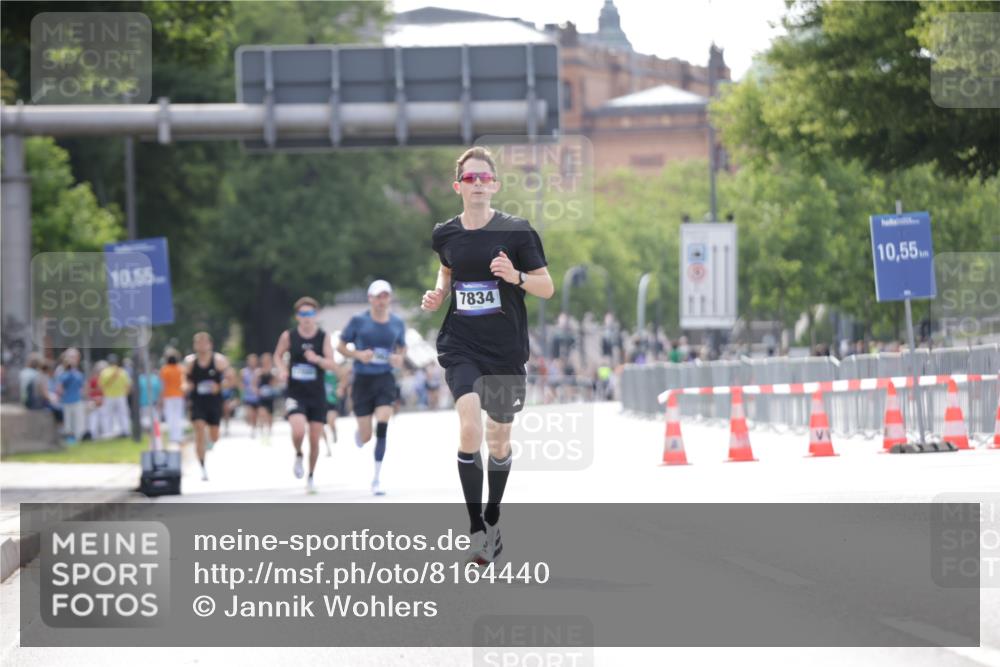 29.06.2025 - hella hamburg halbmarathon Jannik Wohlers http://msf.ph/oto/8164440 29.06.2025 09:40:39 Lombardsbrücke 7834, 14360, 14766, 15526 meine-sportfotos.de